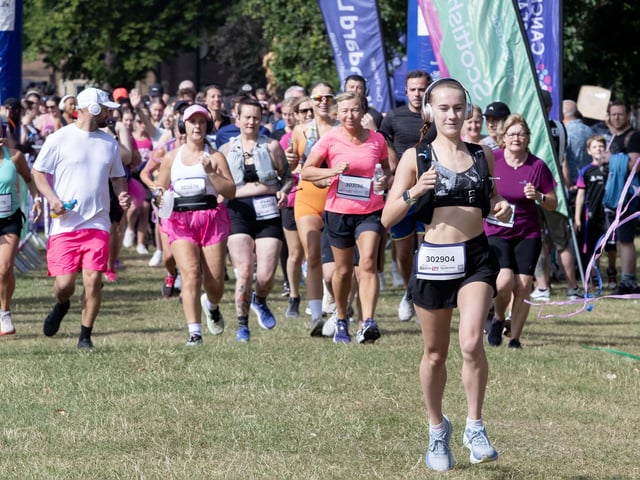 Hundreds of participants ran, jogged and walked around Abington Park on Sunday to raise money for Cancer Research UK.