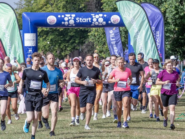 Hundreds of participants ran, jogged and walked around Abington Park on Sunday to raise money for Cancer Research UK.