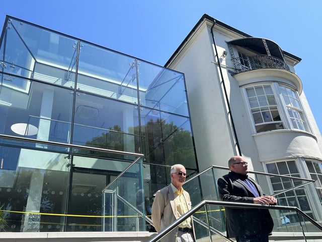 The building, from 78 to 82 Derngate, was remodelled by the world famous designer and architect in his iconic modernist style and it features “extraordinarily striking interiors”.