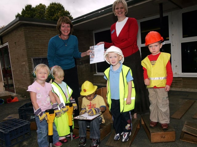 2007: ICT award goes to Gloucester Nursery School, Delapre.