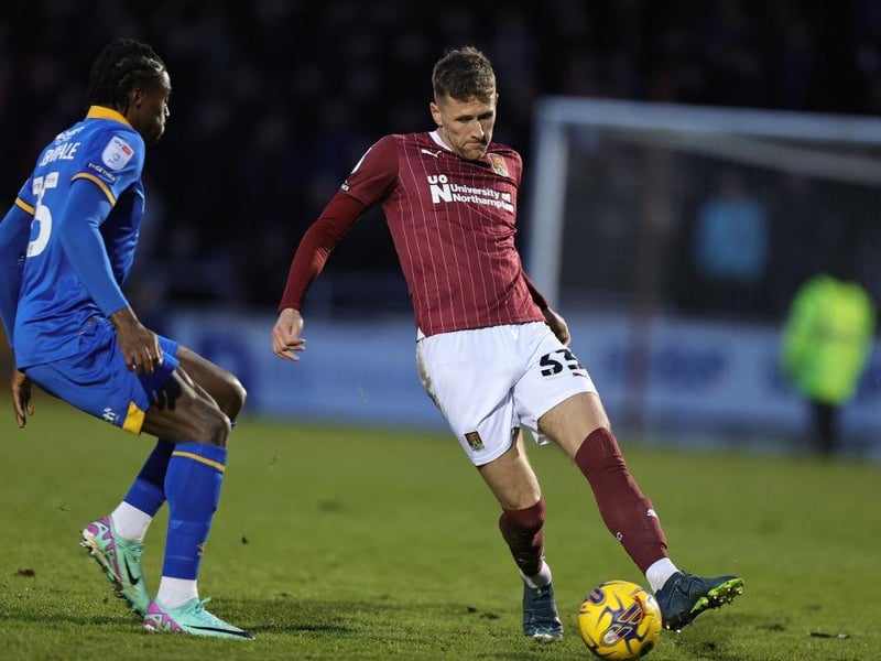 A very quiet afternooon from the left-back, who stuck to his defensive tasks but didn't contribute anything at all going forward... 5