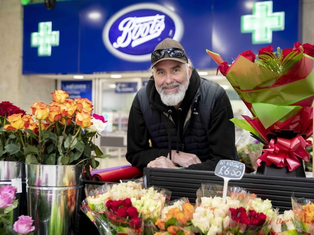 Tony Jones Florist is now open in his new location outside of Boots, as you enter the Grosvenor Centre. The bouquets are made and ready to be purchased – starting from £7 to the largest bouquets for £35.
