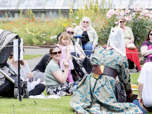 Delapre Abbey hosted a re-enactment event on Sunday July 14, 2024, including a medieval hawking show, re-enactors and a guided tour of the registered battlefield.