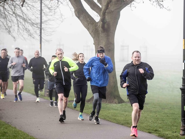 More than 400 runners took to The Racecourse on Saturday (February 24) in memory of mother-of-five Lyndsey Kirchin