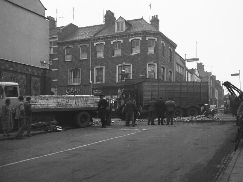 Lorry crash in Gold Street, January 2, 1960