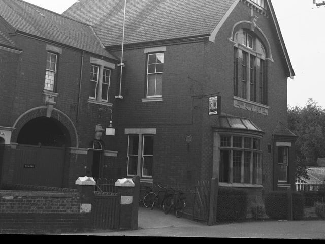 Working men's club, Ouse Villa