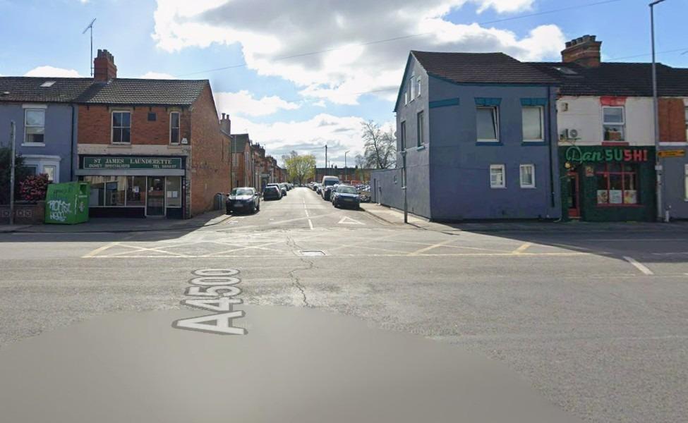 Polizei fahndet nach Fahrer, der nach Unfall mit Radfahrer in Northampton ...