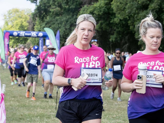 Hundreds of participants ran, jogged and walked around Abington Park on Sunday to raise money for Cancer Research UK.