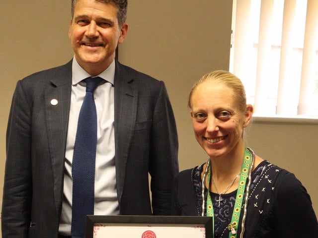 Foundation Vice President Crispin Holborrow DL presenting Diane Johnson from En-Fold with a Rose of Northamptonshire Award. Diane Johnson is the Founder and CEO of En-Fold, a local organisation that has been offering support to anyone impacted by autism for the last 14 years.