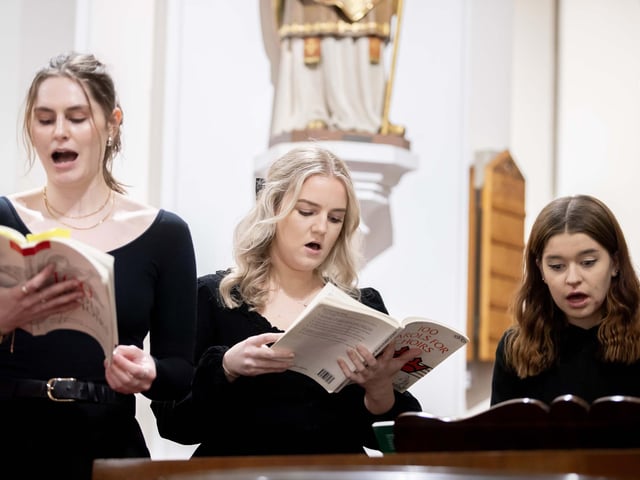 The service, hosted by Cynthia Spencer Hospice, took place on Tuesday (December 10), and encouraged people to remember loved ones this Christmas.