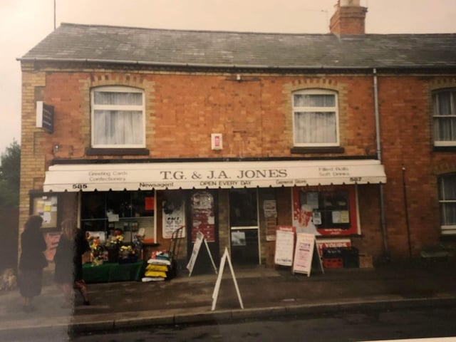 Nostalgic photos of Duston shops and streets from 30 years ago