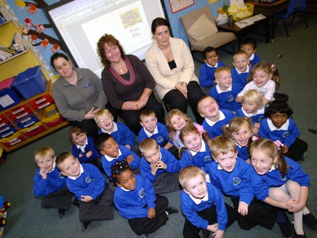 Briar Hill School, includes helper Ms Lines (on Left) and Teacher Ms Wood (on right) with Head Teacher Cath Keohane.
