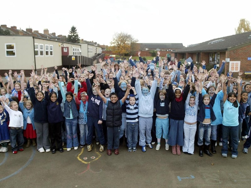 2006 - Castle Primary School pupils wearing blue to mark Anti-bullying week.