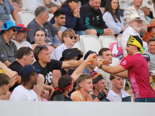 Edoardo Todaro getting the beers in