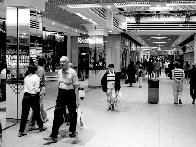 Inside Grosvenor Centre 1991