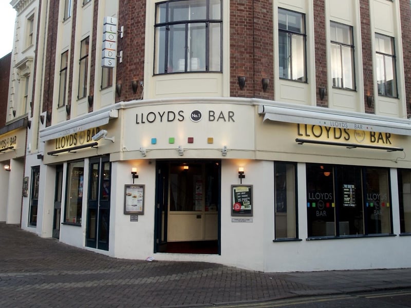 2005 - Lloyds bar, Abington Street