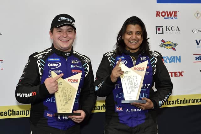 Asha Silva (r) with team mate Bobby Trundley (l)