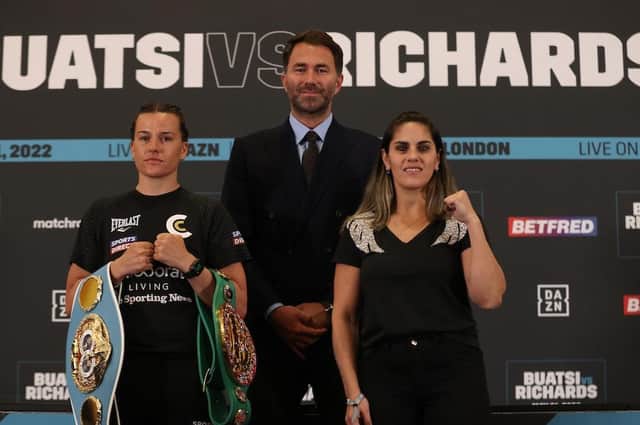 Chantelle Cameron (left) and Victoria Noelia Bustos pictured with Eddie Hearn at the pre-fight press conference on Thursday (Picture: Mark Robinson/Matchroom Boxing)
