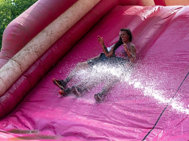 Runners taking part in the Pretty Muddy Race For Life at Abington Park in Northampton on Saturday, July, 11, 20026. Photo by David Jackson.