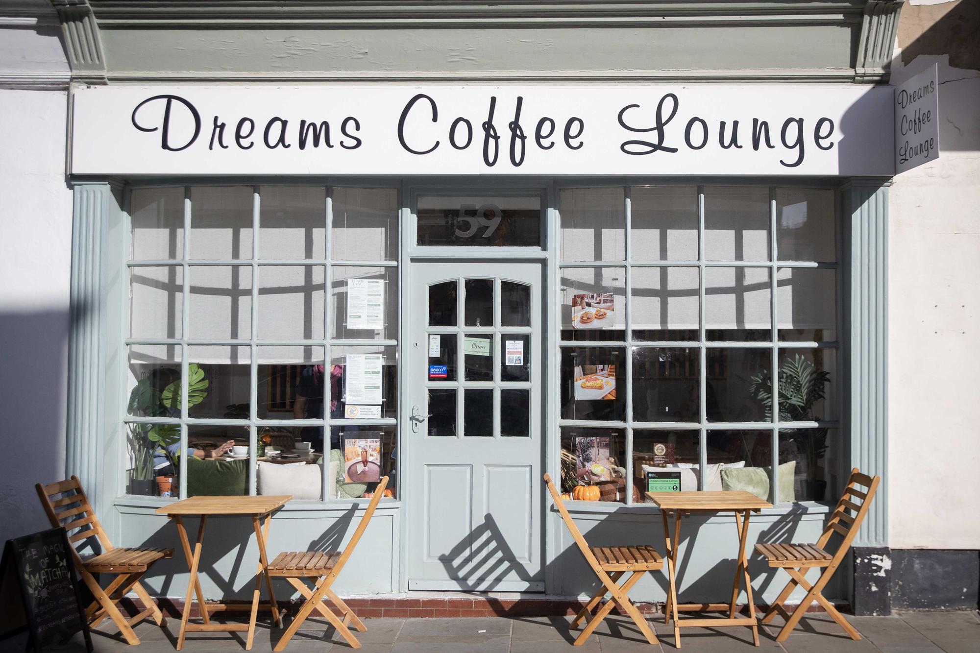 Northampton cafe helped by volunteers after difficult year bids for new ...