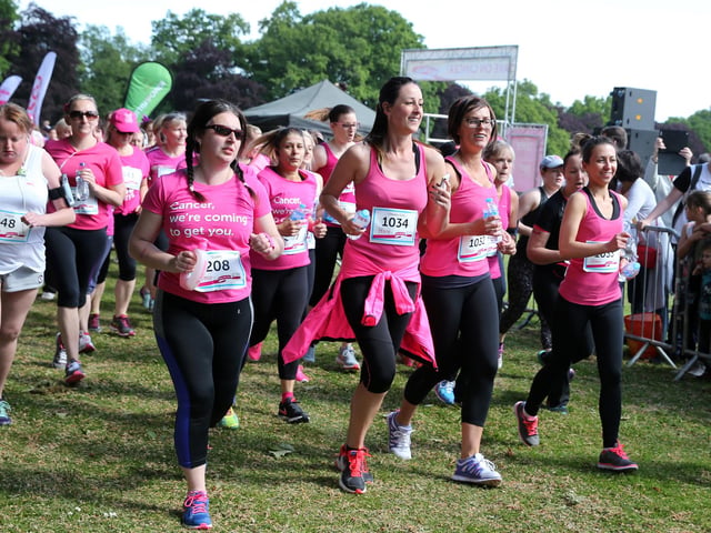 2015 - Start of the 10k Race for Life at Abington Park, Northampton.