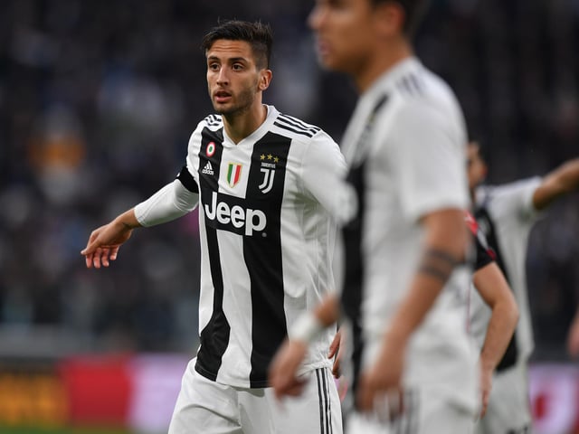 Ex-football Paul Robinson has lauded Aston Villa's showing in the January transfer window, branding their dealings 'incredible', given that they were in the Championship a couple of seasons ago. After landing Philippe Coutinho and Lucas Digne, they're now chasing Juventus' Rodrigo Betancur. (Football Insider)