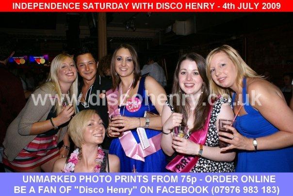 A Saturday night out at Reflex Bar in July 2009. Photo: Disco Henry