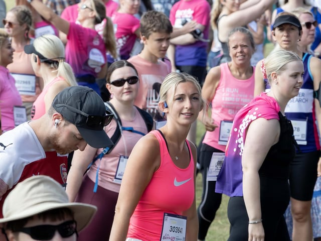 Hundreds of participants ran, jogged and walked around Abington Park on Sunday to raise money for Cancer Research UK.