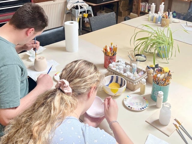 Kate Lowe launched Pottery Painting at Workbridge in Bedford Road in July, and has met lots of happy customers at the charming studio so far. Visitors get two hours of peaceful, creative and fun studio time at Workbridge and they can collect their painted goods a week later after they have been glazed and fired by Kate. This is done from the business owner’s kiln and studio at her thatched cottage home in Duston.