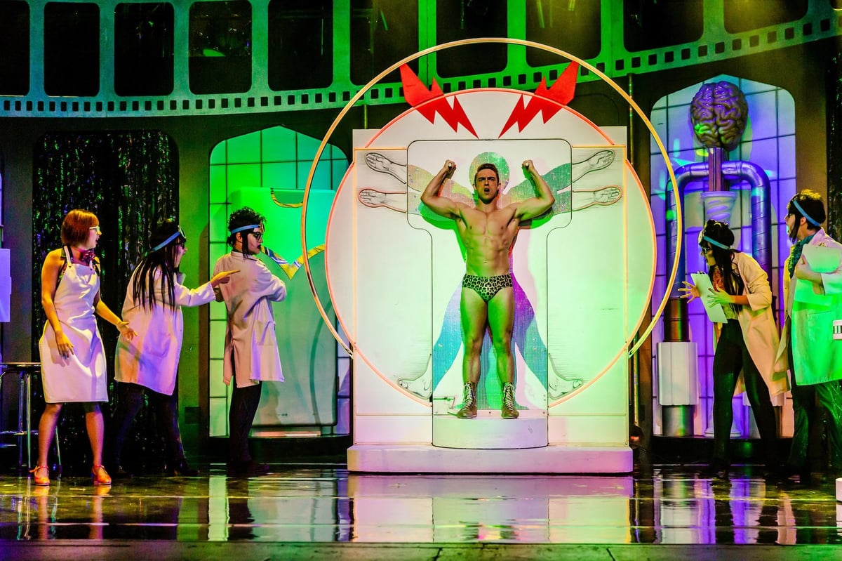 Rocky Horror Show is a rip-roaring riot on Northampton stage - and the audience are just as important as the cast