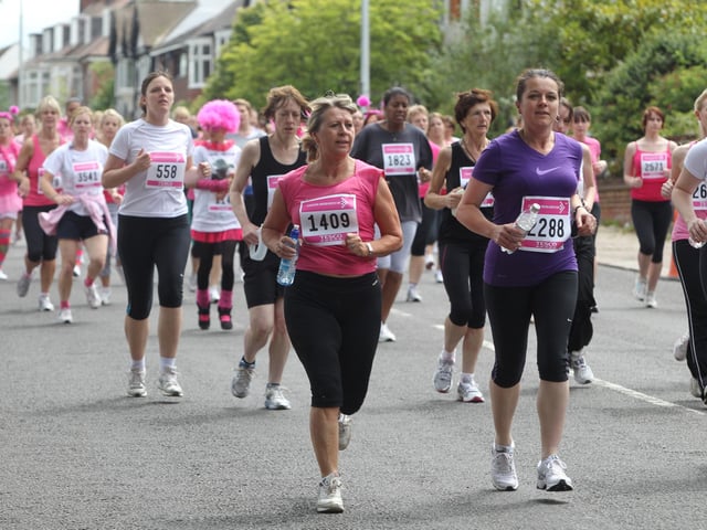 2011 - Over four thousand women run down Park Avenue South during the 5k Race for Life at Abington Park in Northampton.