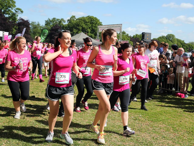2015 - Start of the 10k Race for Life at Abington Park, Northampton.