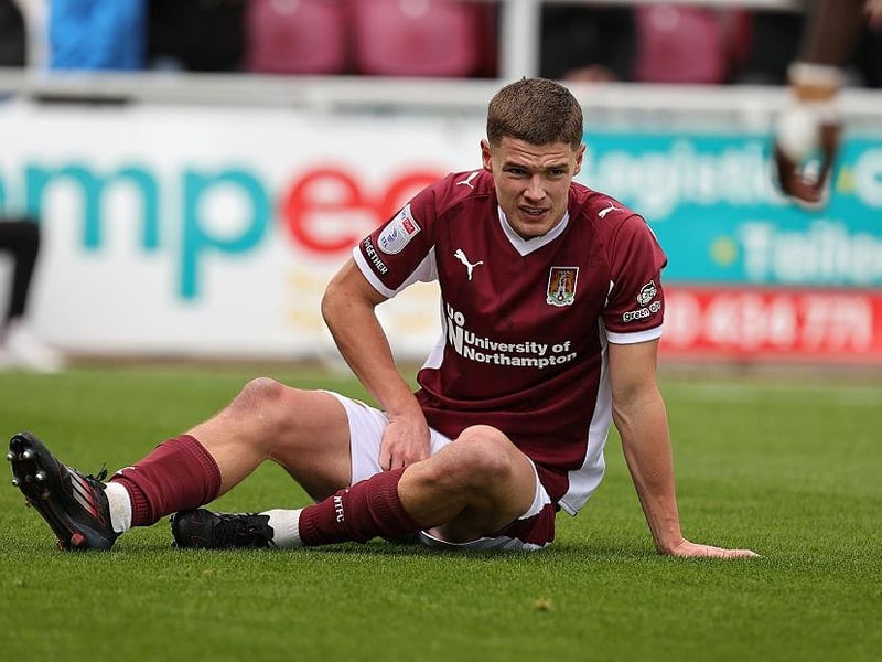 Started with positivity and purpose having returned to the side at right-back but a groin problem meant his afternoon ended after just 25 minutes... 6