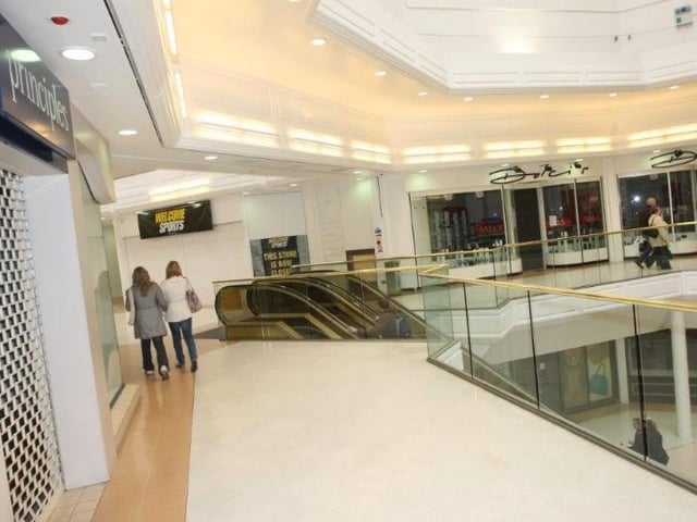 More empty shops in Peacock Place circa 2008.