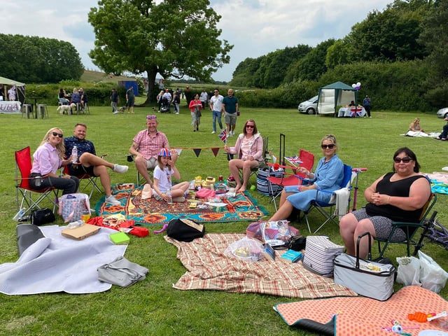 West Hunsbury Parish Council held a free funday in Ladybridge Park. There were stalls, bands, children's entertainment and more. Residents flocked to the park to enjoy the fun.