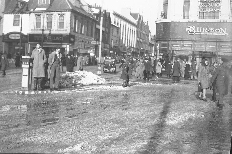 One from the archives of the Chronicle & Echo. Unfortunately the glass negatives at the time were not dated or captioned