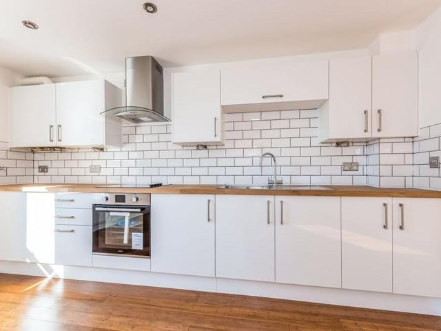 Immaculately presented two bedroom apartment in sought after area of Kingsthorpe. The property comprises entrance hall, two bedrooms, open plan lounge/kitchen/diner and bathroom. Allocated parking space for one car. This property is offered through Modern Method of Auction.