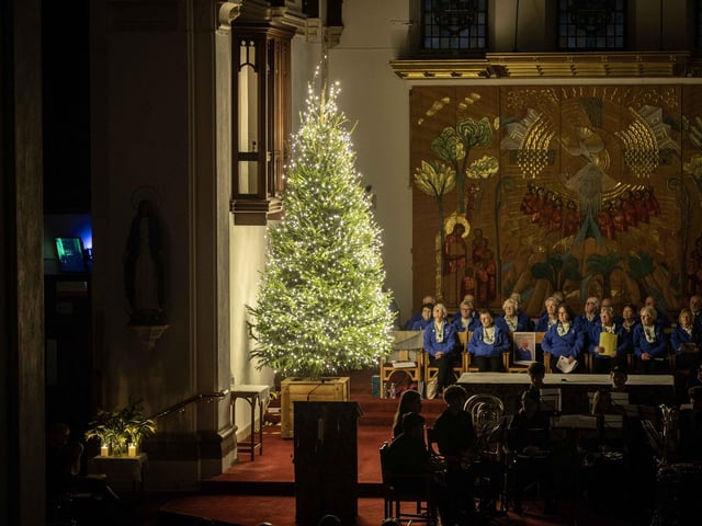 The service, hosted by Cynthia Spencer Hospice, took place on Tuesday (December 10), and encouraged people to remember loved ones this Christmas.