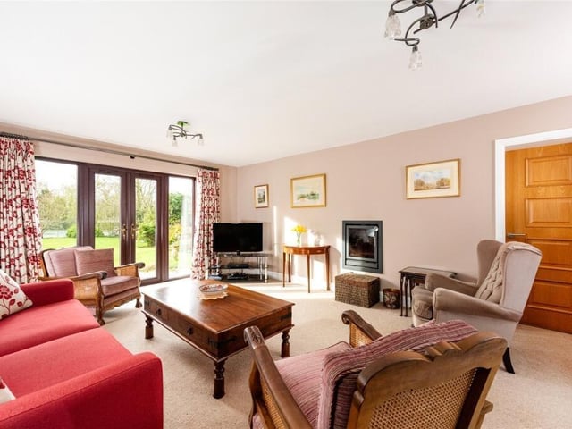 Vicarage Close, Hackleton, Northampton, Northamptonshire, NN7