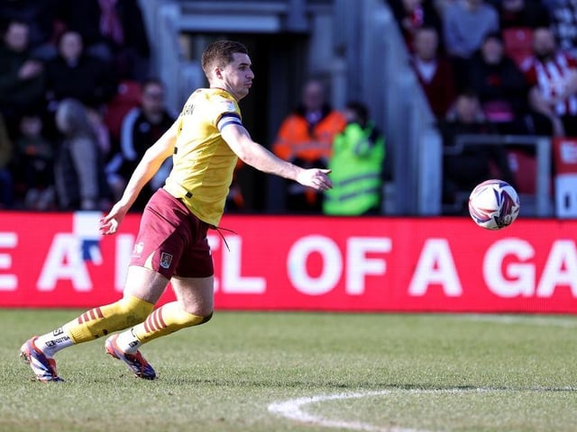 He's carrying a knock but that rarely stops him. Got through nearly 70 minutes and gave nothing away in doing so. The hosts barely created anything until they got desperate and went more direct late on... 7