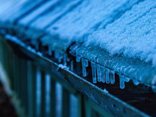 Icicles at Delapre Abbey.