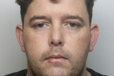 Mann aus Northampton nach Einbruch in zwei Häuser mit Brecheisen und ...