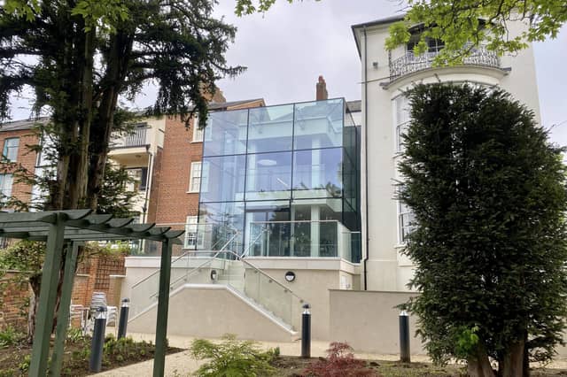 The building, from 78 to 82 Derngate, was remodelled by the world famous designer and architect in his iconic modernist style and it features “extraordinarily striking interiors”.