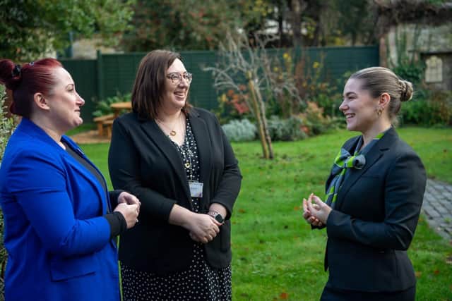 DWSM - SGB-24156 - (L-R) - Rachel and Zoe talking to Alex Bullen of David Wilson Homes