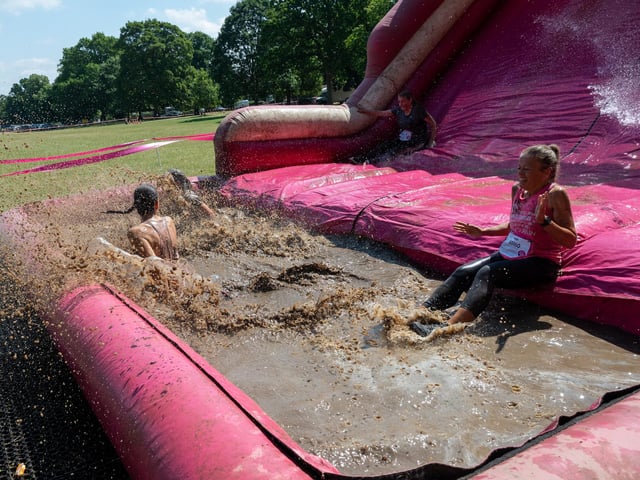 Runners taking part in the Pretty Muddy Race For Life at Abington Park in Northampton on Saturday, July, 11, 20026. Photo by David Jackson.