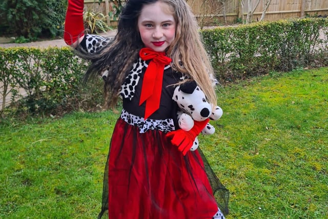 Freya aged seven as Cruella.