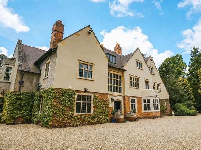 4.6 stars based on 153 Google reviews. Location: Plum Park, Watling Street, Towcester, NN12 6LG. Website: https://plumparkmanor.co.uk/