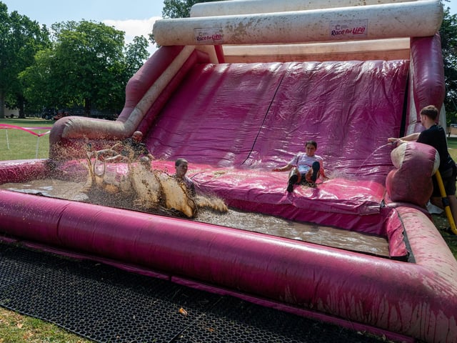 Runners taking part in the Pretty Muddy Race For Life at Abington Park in Northampton on Saturday, July, 11, 20026. Photo by David Jackson.