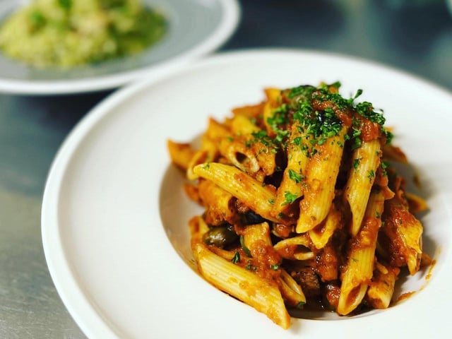 With the warm weather on the approach, you may want to make the most of La Pazienza’s outdoor seating area while enjoying your authentic Italian meal. Location: Wellingborough Road, town centre.