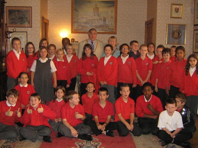Year 6 at Wootton Primary School visiting the Guildhall at the invitation of the mayor.